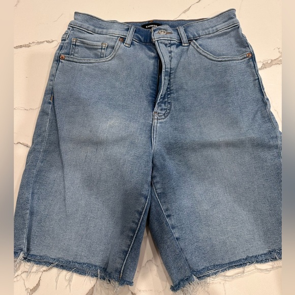 🌸Express Bermuda High Rise Shorts Size 8🌸 - Picture 3 of 7